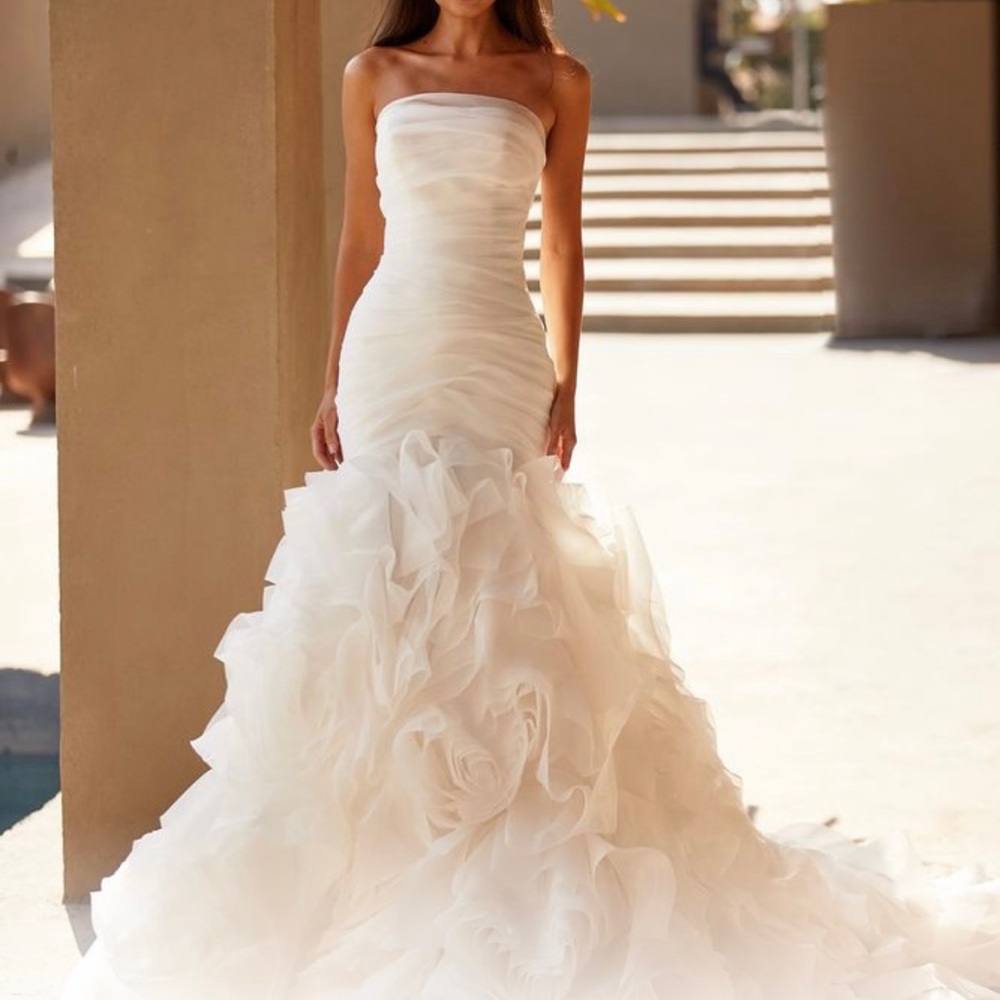 Milla Nova Kris Wedding Dress | Strapless Tulle w/ Rosettes & Sleeves XS